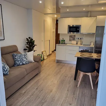 Bluebird Luxury In Americas Apartment