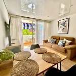 Bluebird Luxury In Americas Apartment