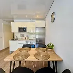 Bluebird Luxury In Americas Apartment *