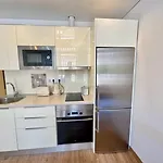 Bluebird Luxury In Americas Apartment *